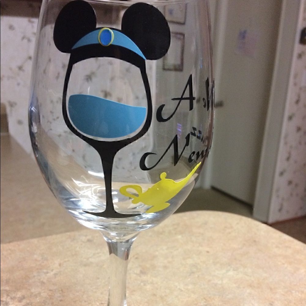 Disney Aladdin Jasmine wine glass
